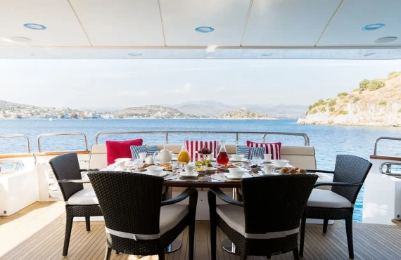 Rebecca V - Image 14