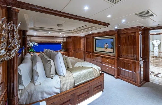 Silver Lining - Image 6