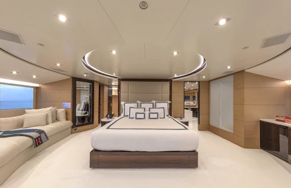 Sur La Mer - Image 8