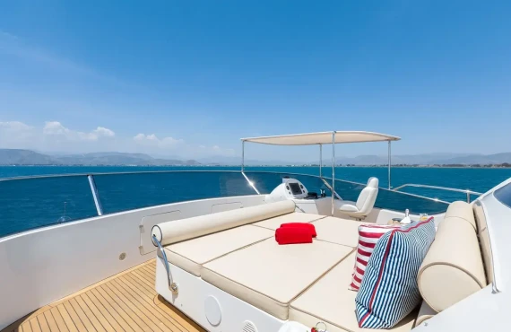 Rebecca V - Image 15