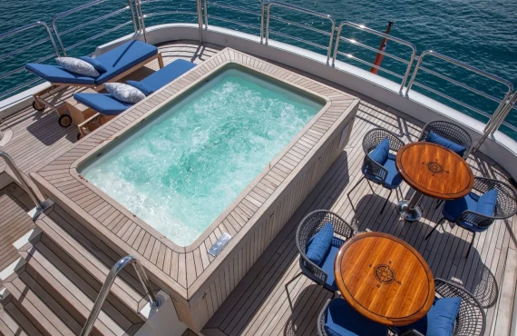 Sur La Mer - Image 31