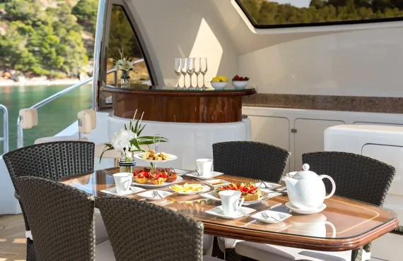 Rebecca V - Image 13