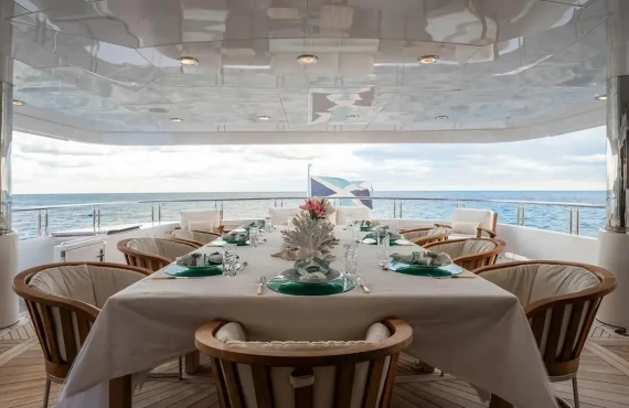 Nicole Evelyn - Image 20