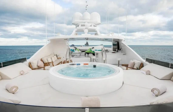 Nicole Evelyn - Image 26