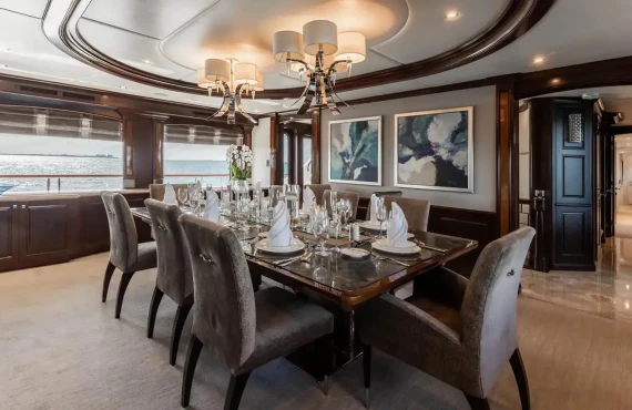 Nicole Evelyn - Image 6