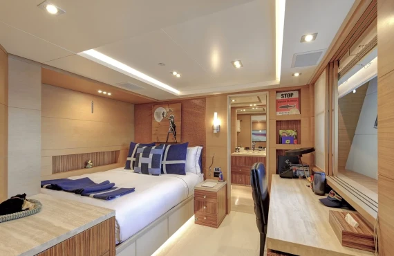 Sur La Mer - Image 15