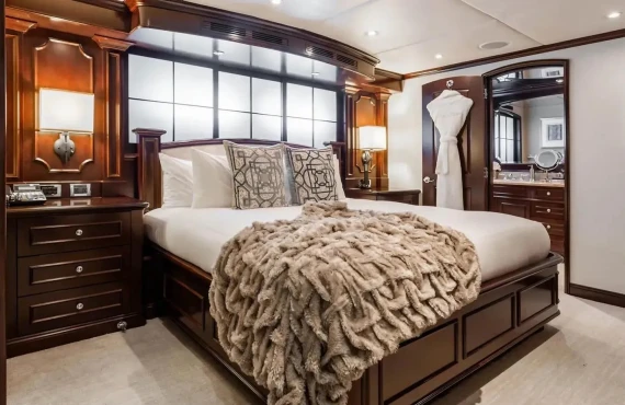 Nicole Evelyn - Image 11