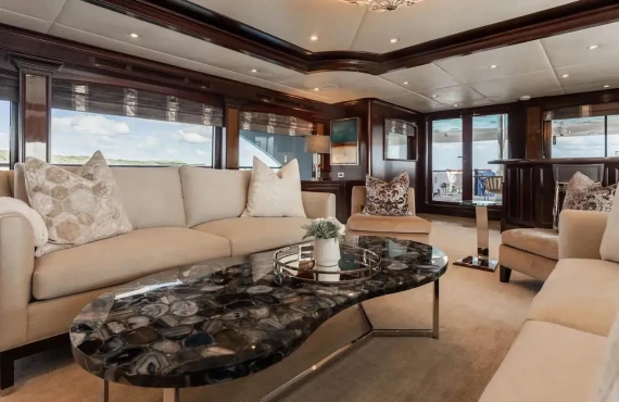 Nicole Evelyn - Image 5