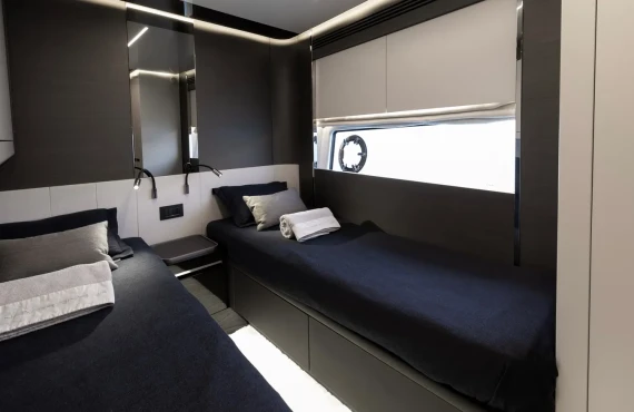 Never Give Up - Image 10