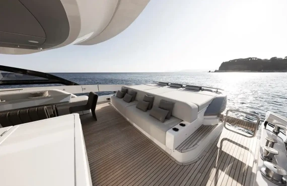 Never Give Up - Image 13