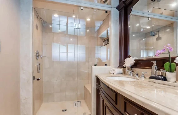 Nicole Evelyn - Image 16