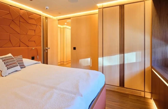 Lady Betty - Image 9