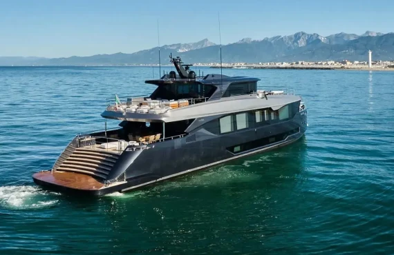 Lady Betty - Image 19