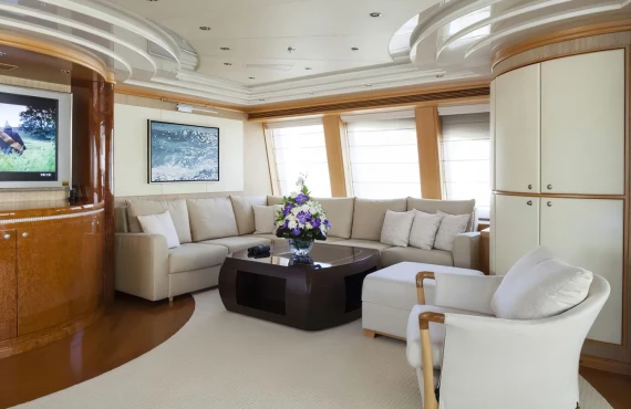 Red Sapphire - Image 12