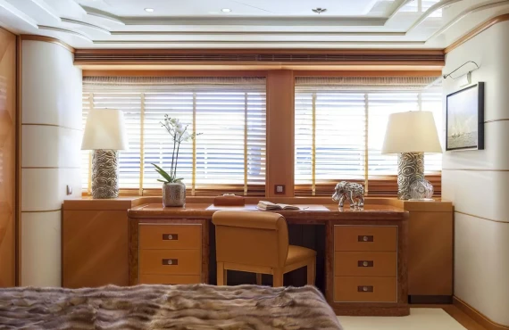 Red Sapphire - Image 8