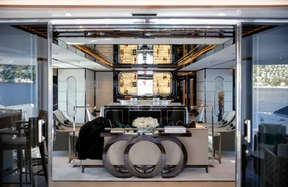 Lady Estey - Image 8