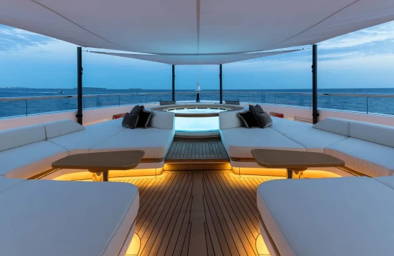 Lady Estey - Image 21