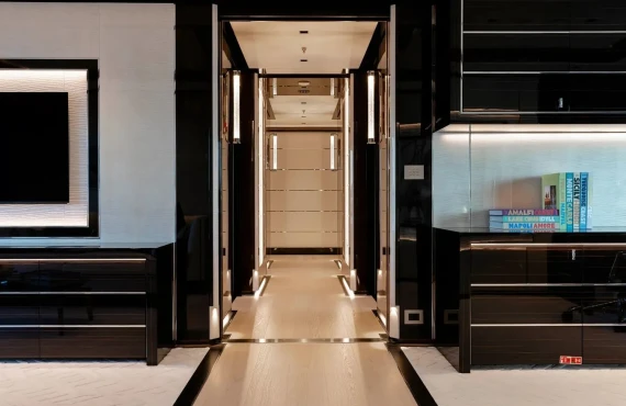 Lady Estey - Image 10