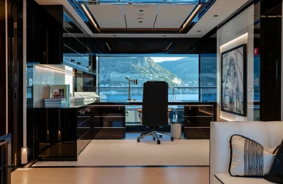 Lady Estey - Image 6