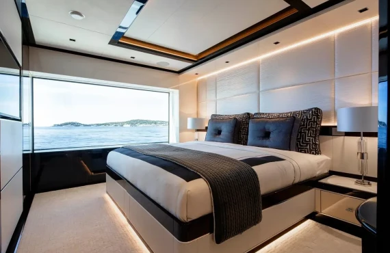 Lady Estey - Image 7