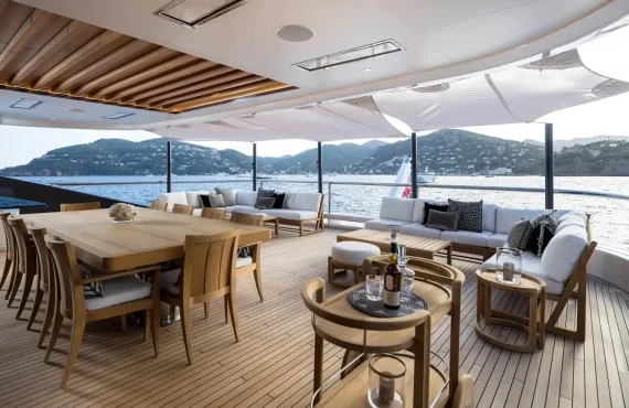 Lady Estey - Image 17