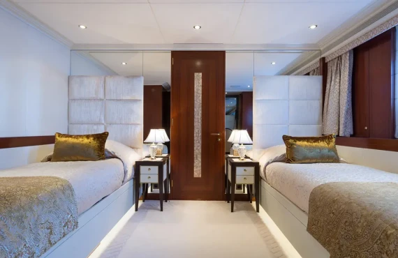 Crystalady - Image 8