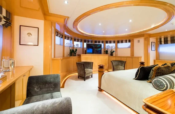 The Lady K - Image 6