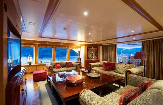 The Lady K - Image 9