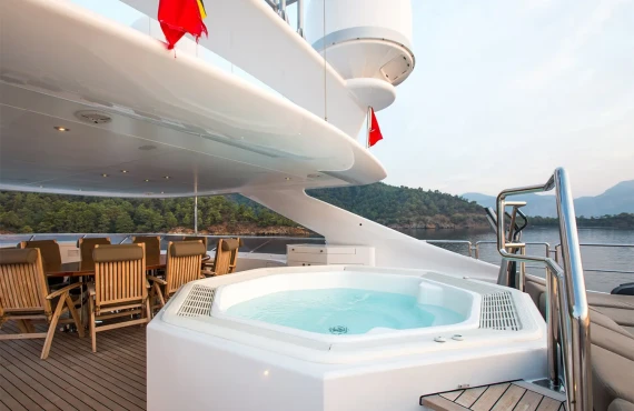 The Lady K - Image 15