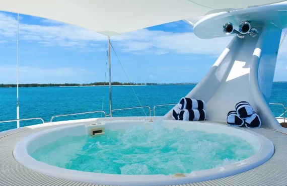 Octopussy - Image 16