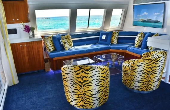 Octopussy - Image 10