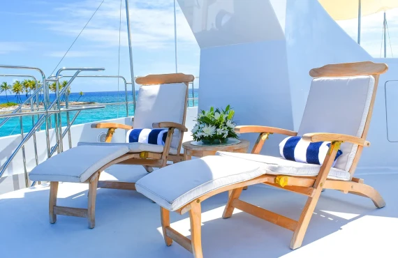 Octopussy - Image 13