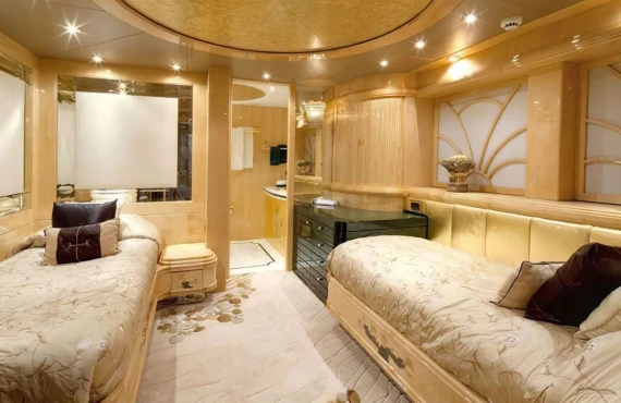 Harbour Moon - Image 9