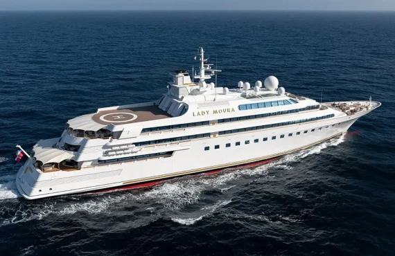 Lady Moura - Image 18