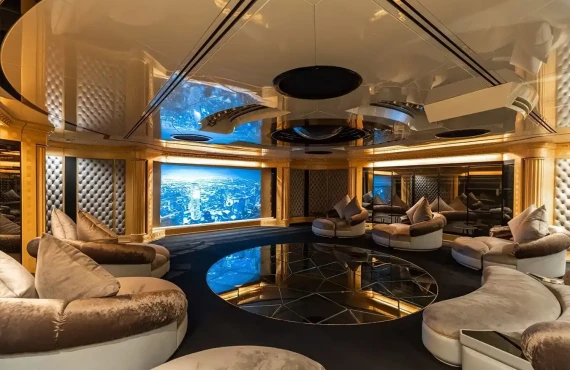 Lady Moura - Image 8