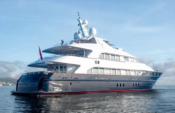 Lady Lucy - Image 21