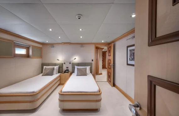 Happy Dolphin II - Image 9