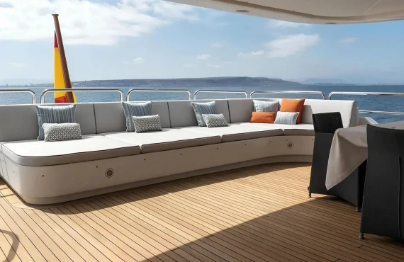 Elena Nueve - Image 20