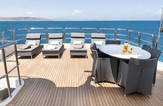 Elena Nueve - Image 21