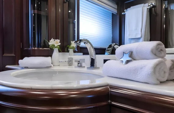 Elena Nueve - Image 16