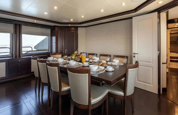 Elena Nueve - Image 5