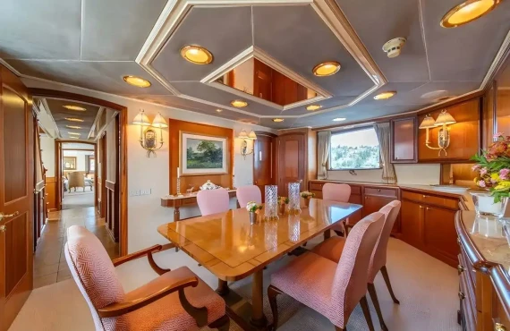 Escape of London - Image 6