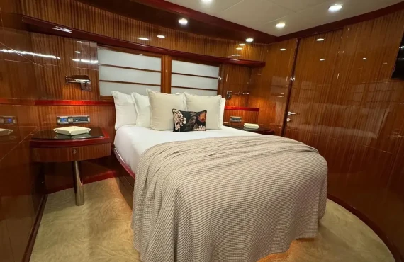 Robin's Nest II - Image 7