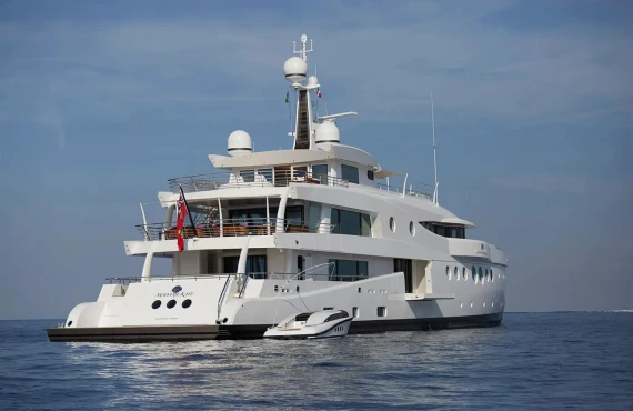 Madame Kate - Image 17