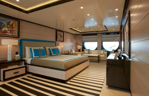 Madame Kate - Image 6