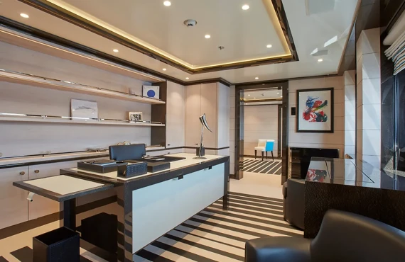 Madame Kate - Image 7