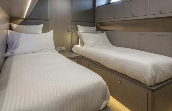 Heliad III - Image 7