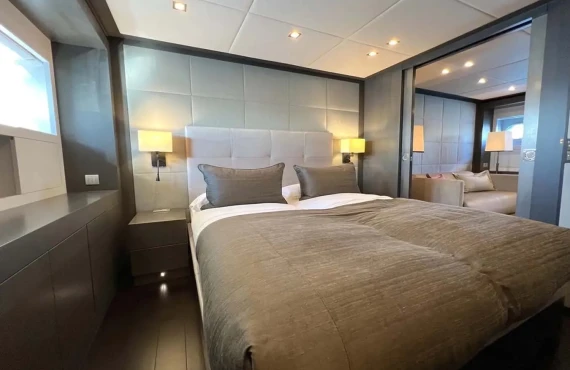 Smooth Operator - Image 9