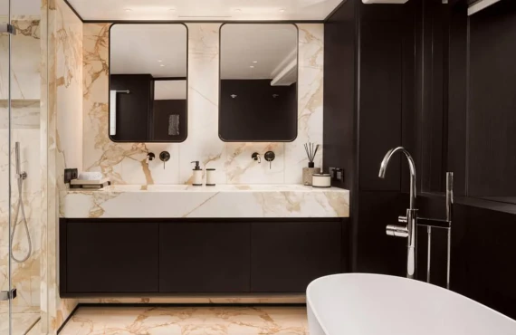 Lady I - Image 13