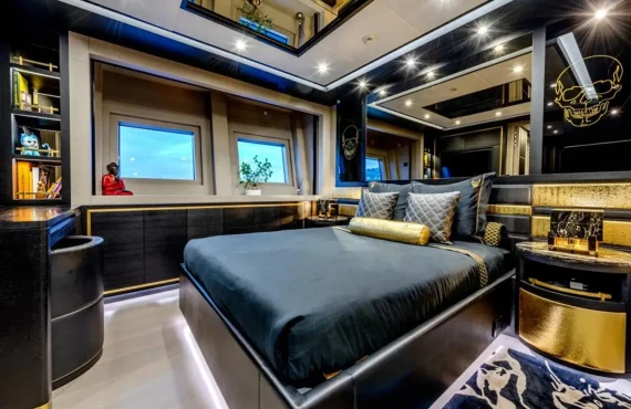 Black Legend - Image 9